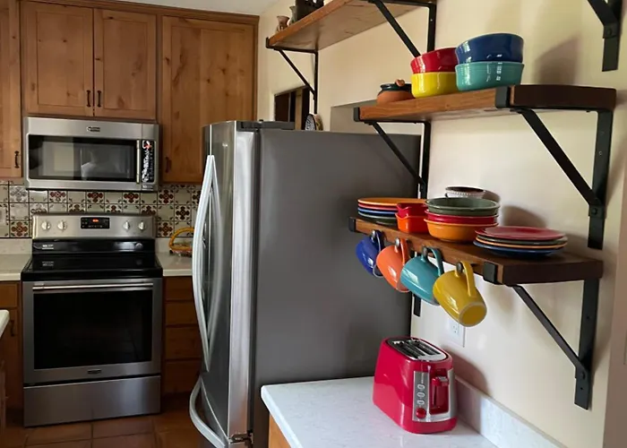 Apartment The Pleasant Street Casitas - Historic & Modern Charm