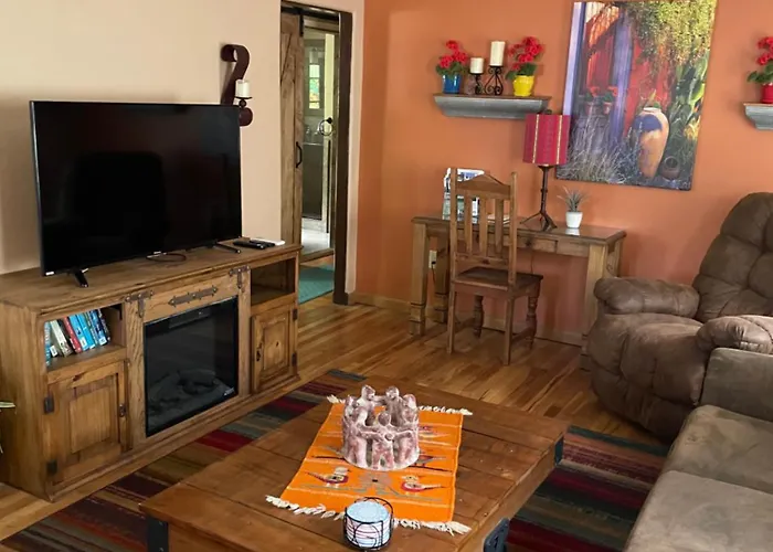 The Pleasant Street Casitas - Historic & Modern Charm Apartment *