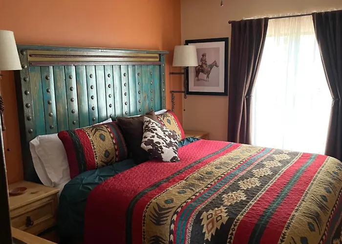 The Pleasant Street Casitas - Historic & Modern Charm Apartment
