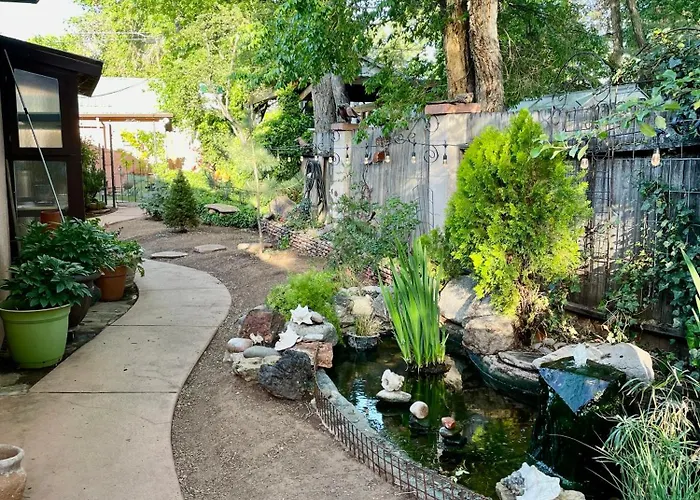 Apartment The Pleasant Street Casitas - Historic & Modern Charm *