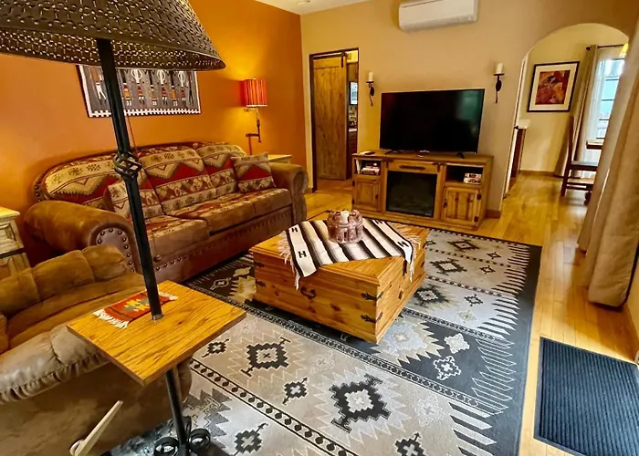 The Pleasant Street Casitas - Historic & Modern Charm