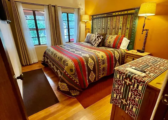 The Pleasant Street Casitas - Historic & Modern Charm Apartment *