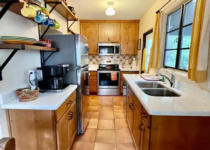 The Pleasant Street Casitas - Historic & Modern Charm *