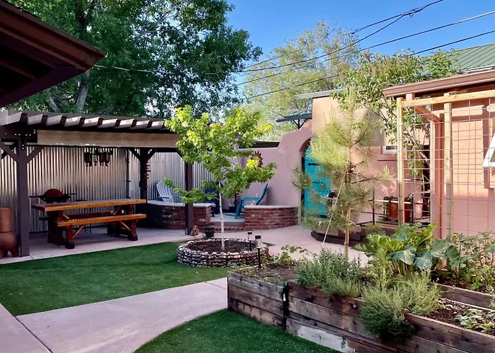 The Pleasant Street Casitas - Historic & Modern Charm *