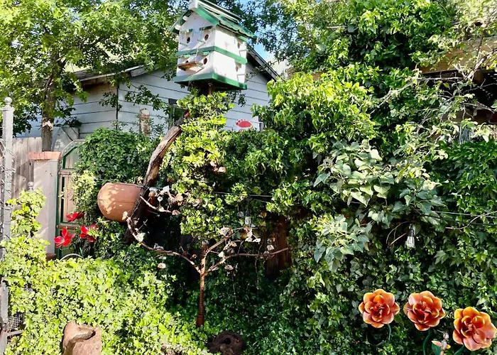 The Pleasant Street Casitas - Historic & Modern Charm Apartment