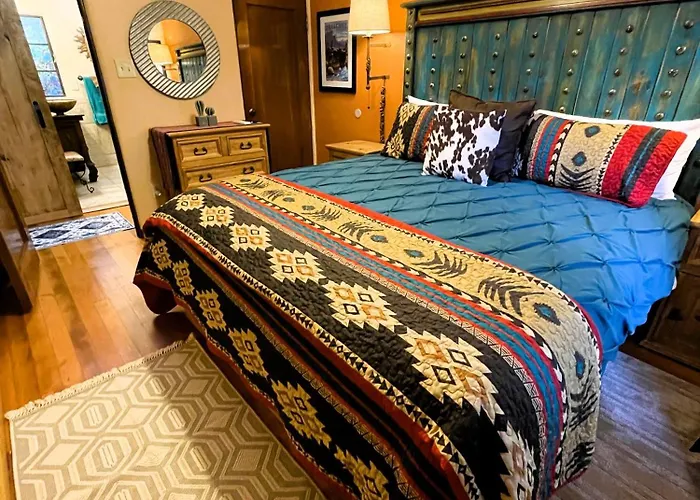 The Pleasant Street Casitas - Historic & Modern Charm Apartment *