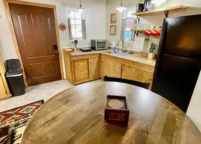 The Pleasant Street Casitas - Historic & Modern Charm *