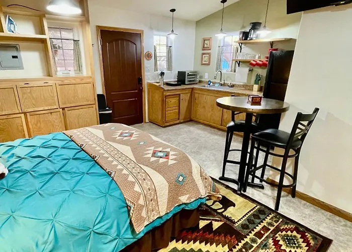 Apartment The Pleasant Street Casitas - Historic & Modern Charm
